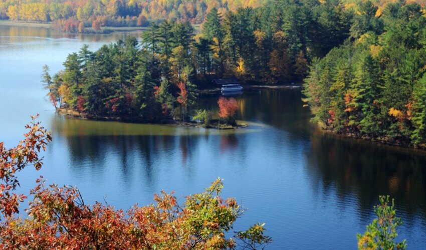 Scenic view of the lagoon between the Upper and Lower Mazinaw Lake, Bon Echo Provincial Park.