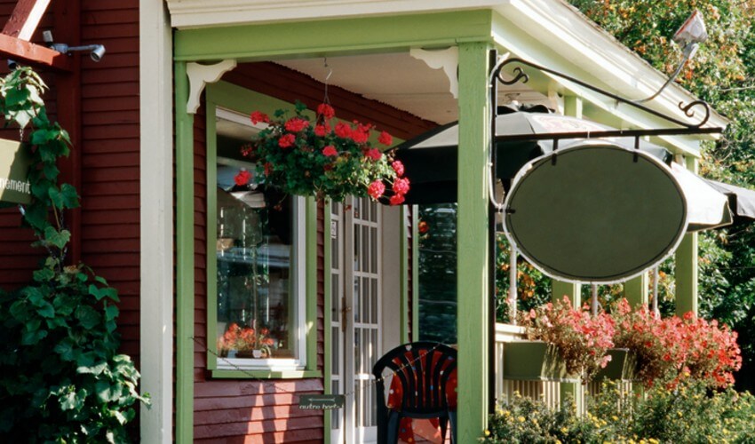 Old fashion café front.