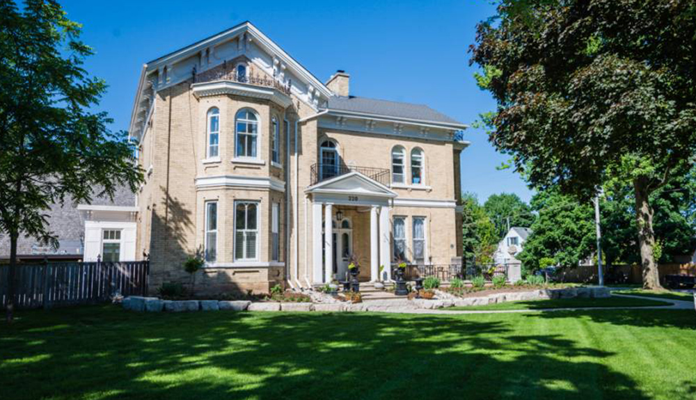 Hughson Hall bed and breakfast in Stratford Ontario