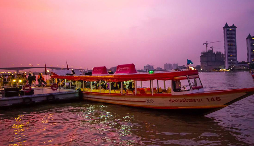 Free shuttle boat from downtown to the Asiatique The Riverfront 