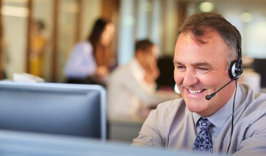 CAA Auto Advice agent on phone with CAA Member.