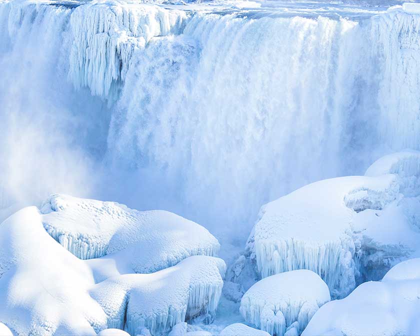 Niagra Falls during winter